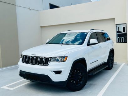 Used 2021 Jeep Grand Cherokee Laredo