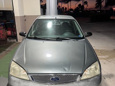 Used 2005 Ford Focus SE image 12