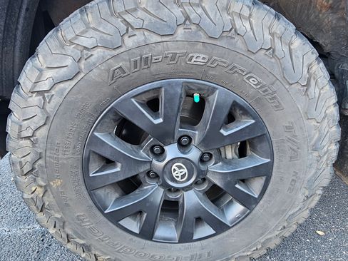 Used 2019 Toyota Tacoma SR5 image 18