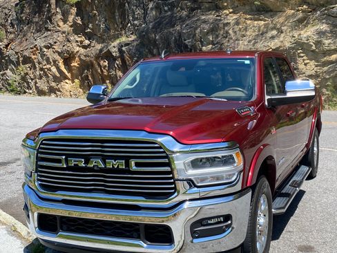 Used 2019 RAM 2500 Laramie image 17