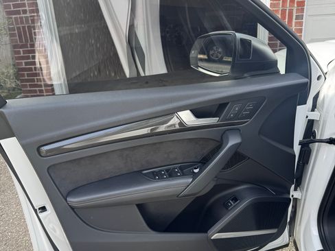 Used 2018 Audi SQ5 Prestige w/ Prestige Package image 21