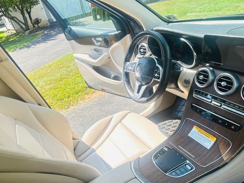 Used 2022 Mercedes-Benz GLC 300 4MATIC image 8
