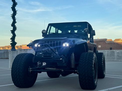 Used 2005 Jeep Wrangler Rubicon w/ Security Group image 4