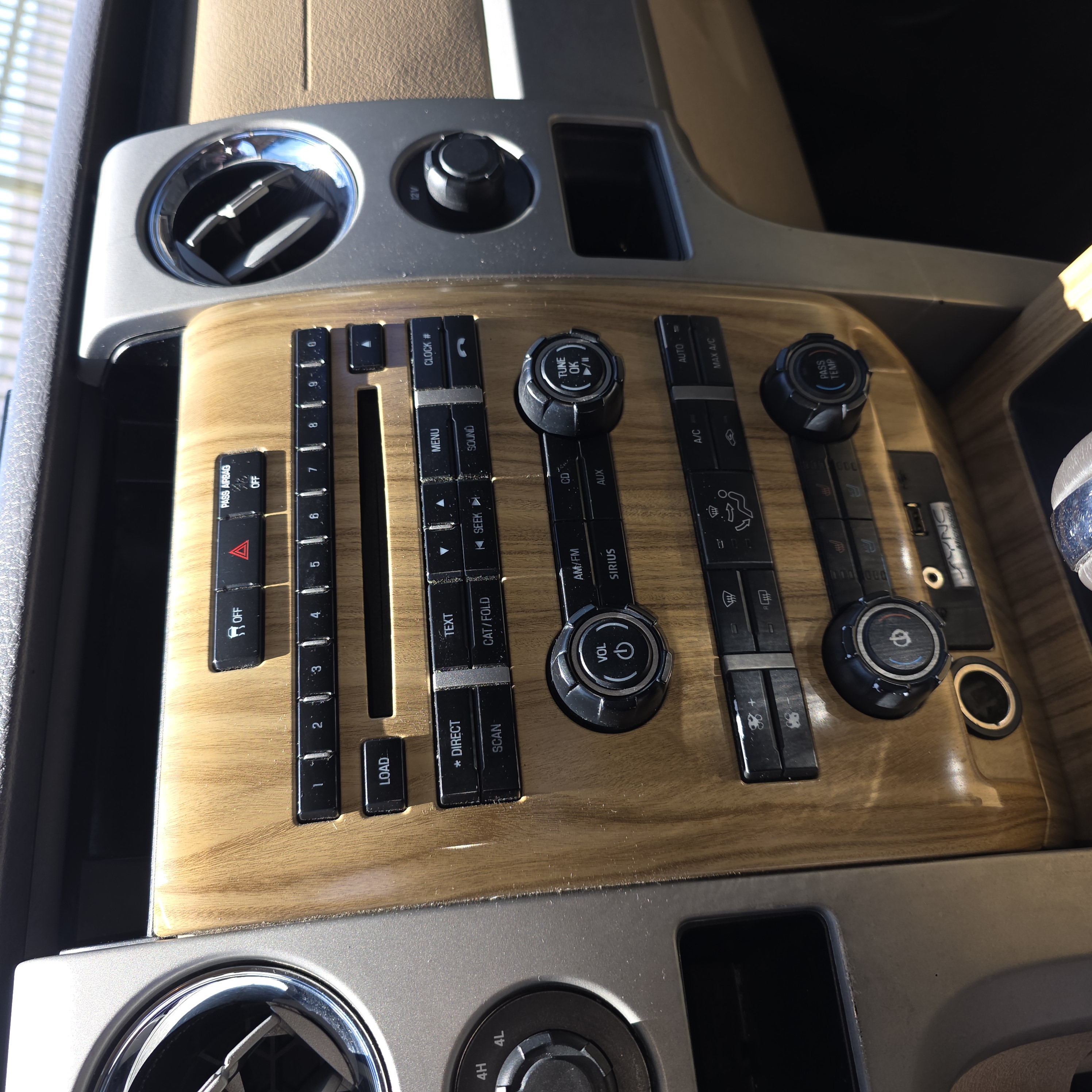 Used 2011 Ford F150 Lariat AWD/4WD image 8