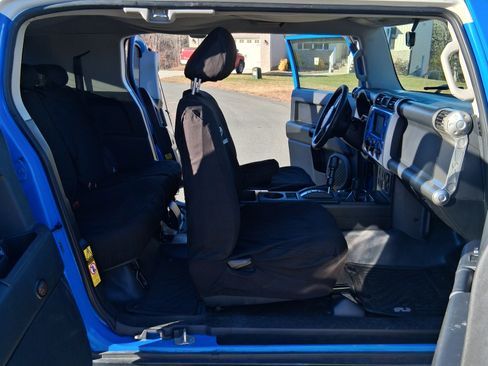 Used 2007 Toyota FJ Cruiser 4WD image 10