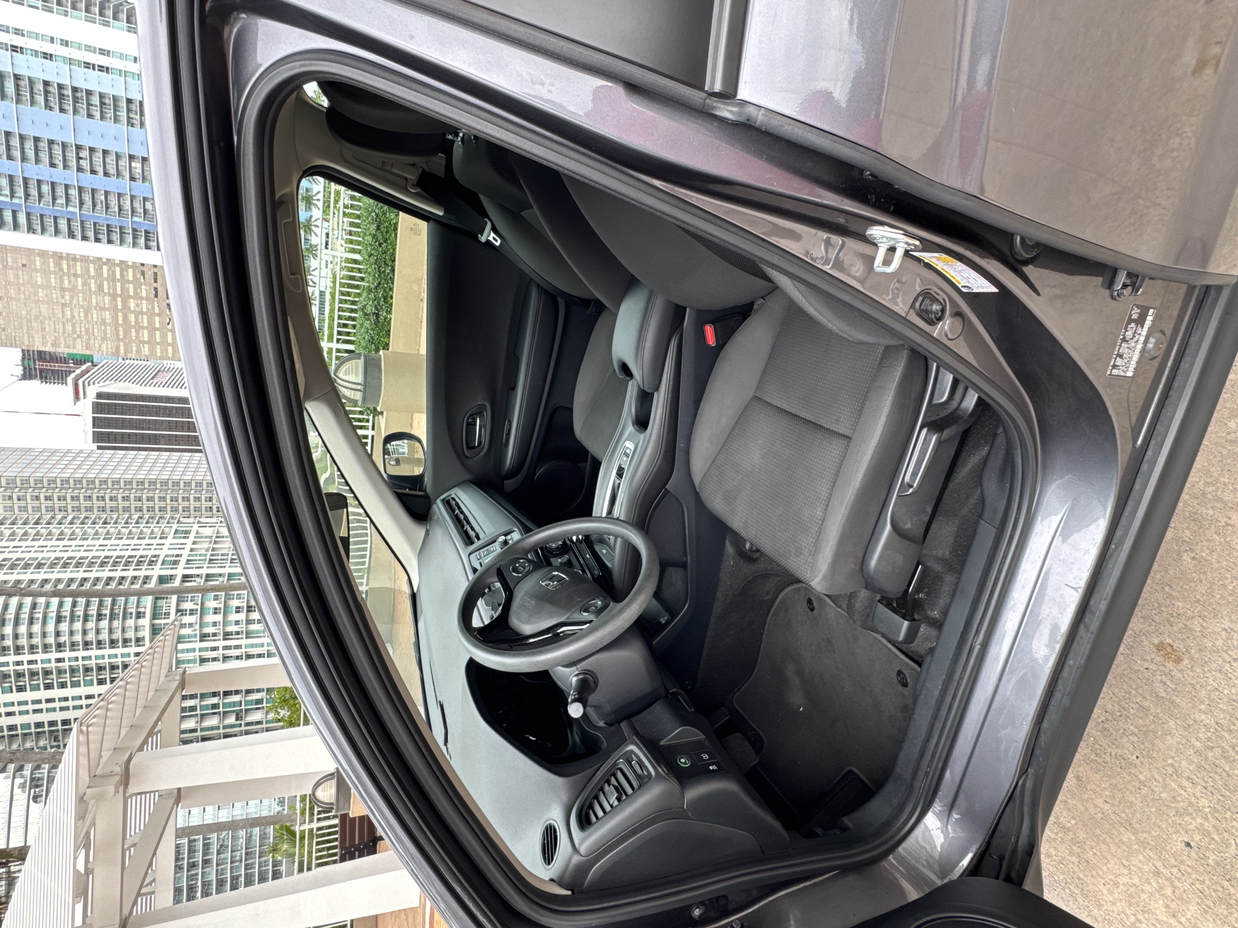 Used 2021 Honda HR-V LX image 8