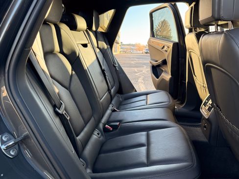 Used 2016 Porsche Macan S image 26