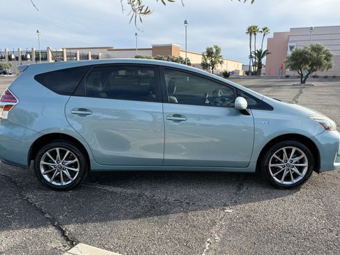 Used 2015 Toyota Prius V Five image 9