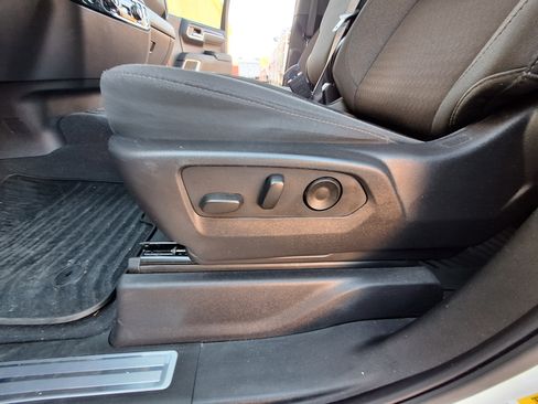 Used 2024 GMC Sierra 1500 Elevation image 12