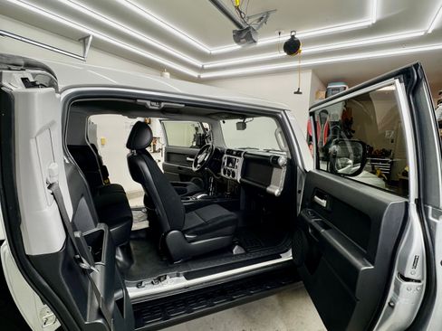 Used 2007 Toyota FJ Cruiser 2WD image 24