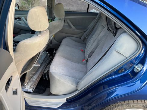 Used 2010 Toyota Camry LE FWD image 13