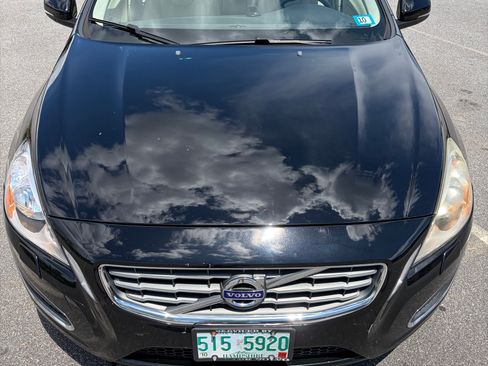 Used 2012 Volvo S60 T5 w/ Climate Pkg FWD image 1