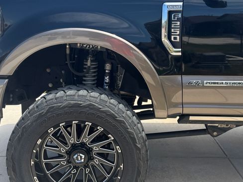 Used 2022 Ford F250 King Ranch w/ King Ranch Ultimate Package AWD/4WD image 2