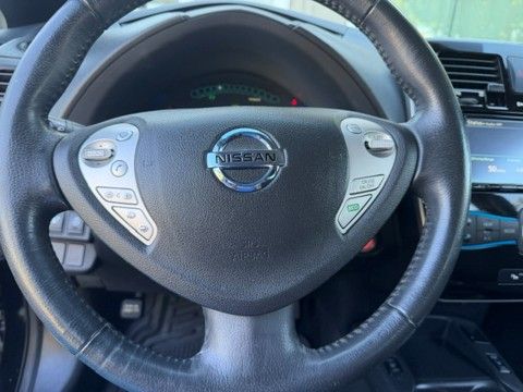 Used 2013 Nissan Leaf SV w/ Premium Pkg FWD image 2