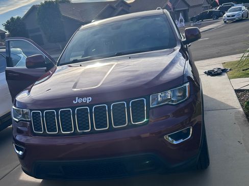 Used 2019 Jeep Grand Cherokee Laredo w/ 18" Wheel & 8.4" Radio Group image 16