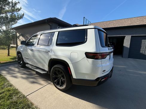 Used 2024 Jeep Wagoneer Series II w/ Convenience Group I image 10