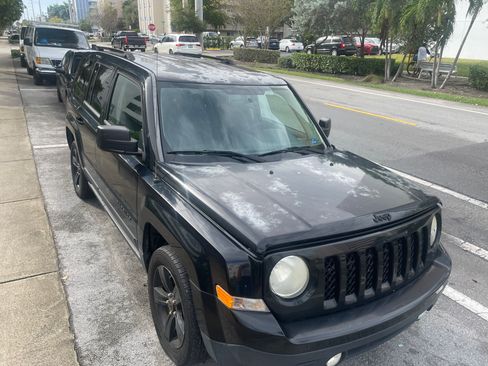 Used 2014 Jeep Patriot Sport w/ Power Value Group image 8