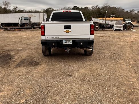 Used 2018 Chevrolet Silverado 2500 W/T w/ WT Convenience Package image 4