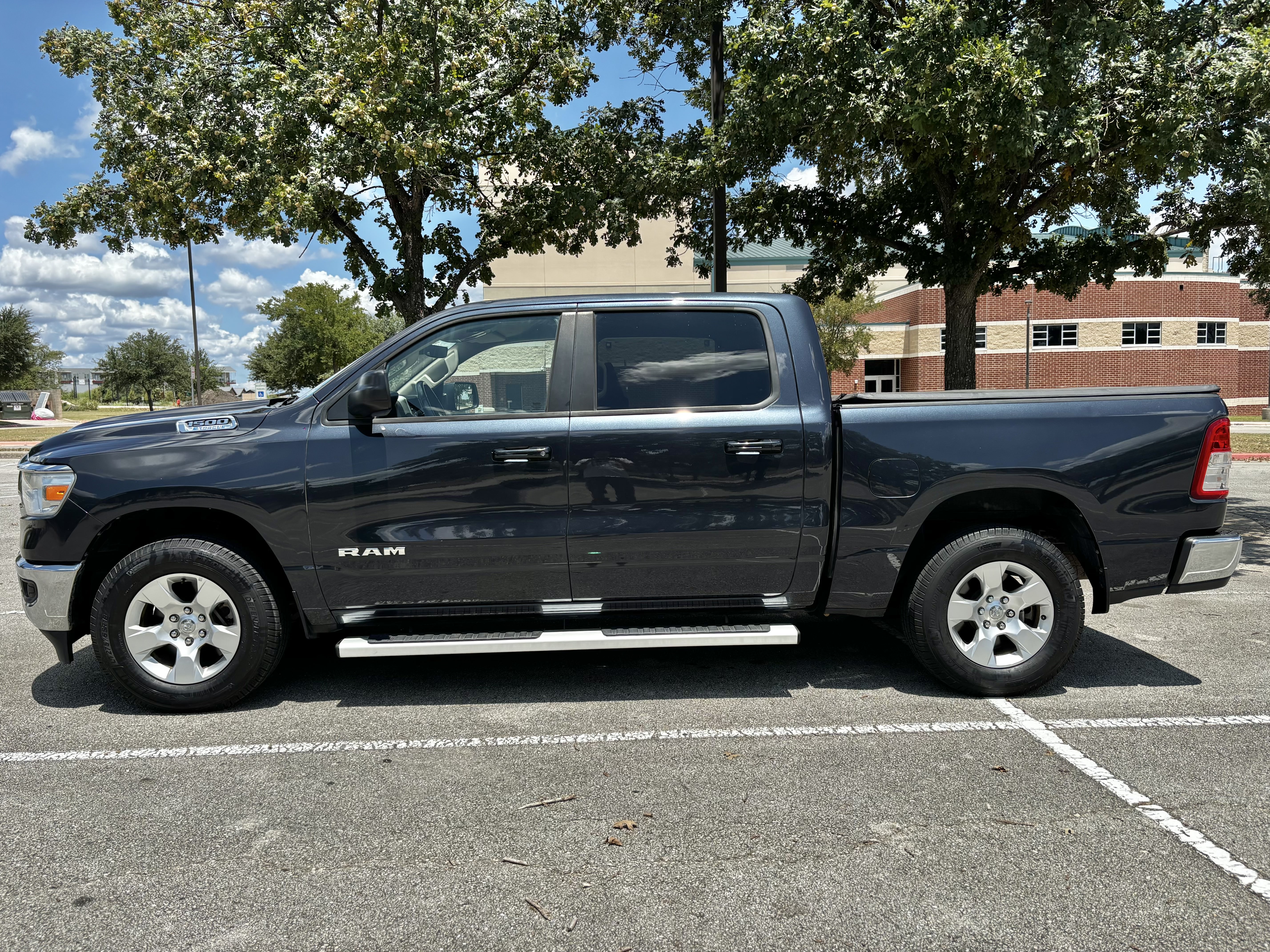 Used 2021 RAM 1500 Big Horn w/ Level 1 Safety Group AWD/4WD image 1