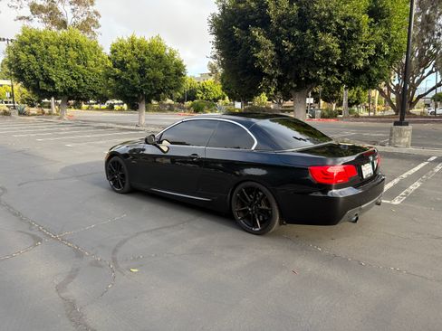 Used 2011 BMW 335i Convertible RWD image 28