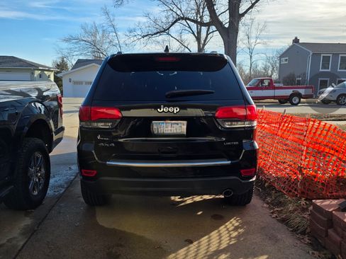 Used 2017 Jeep Grand Cherokee Limited w/ Luxury Group II image 28
