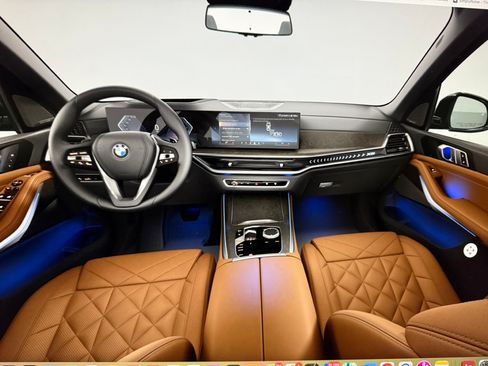Used 2025 BMW X5 sDrive40i w/ Premium Package RWD image 2