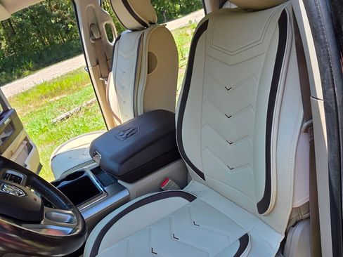 Used 2015 RAM 1500 Laramie w/ Convenience Group image 5