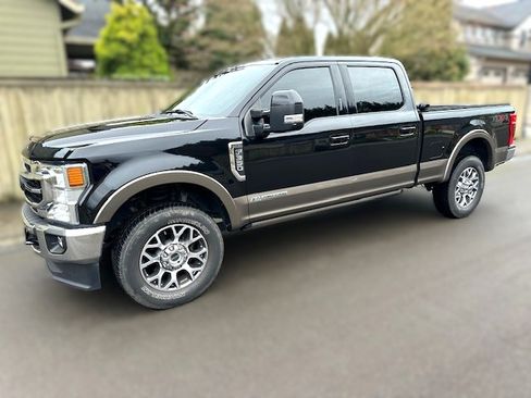 Used 2022 Ford F350 Lariat w/ Lariat Value Package image 1