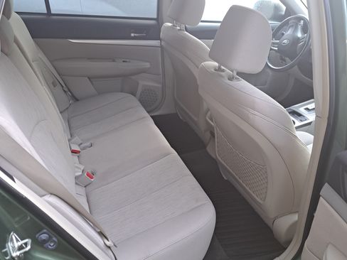 Used 2013 Subaru Outback 2.5i Premium image 12