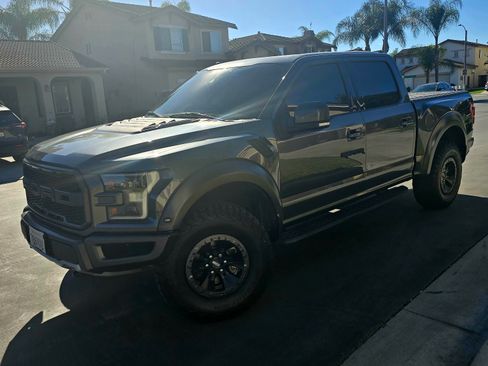 Used 2018 Ford F150 Raptor w/ Equipment Group 802A Luxury image 4