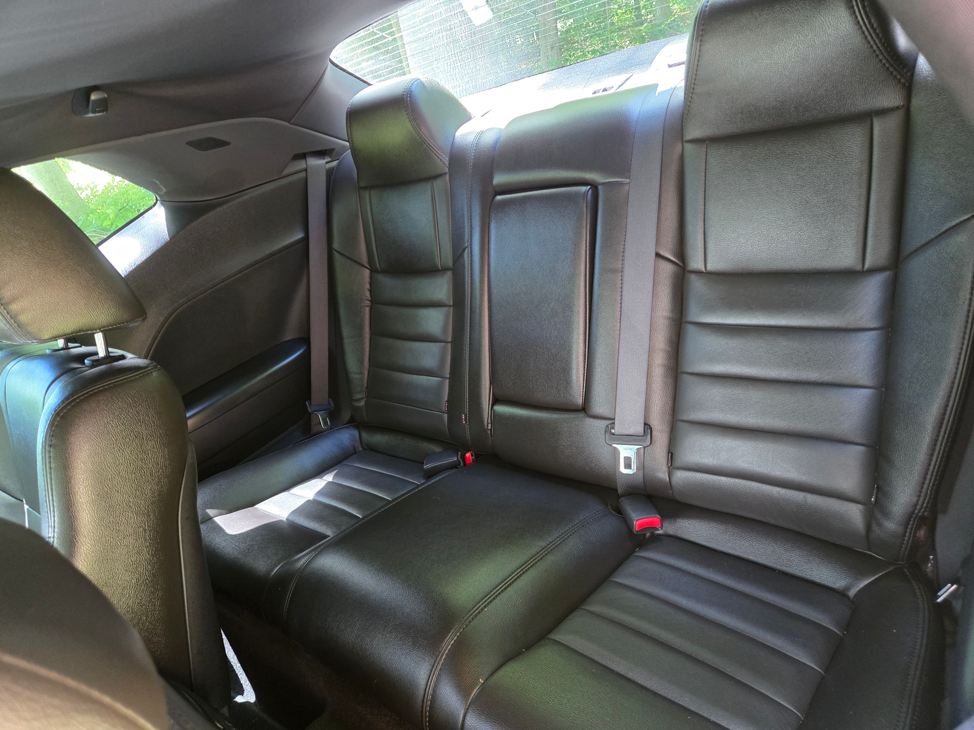 Used 2011 Dodge Challenger R/T RWD image 10