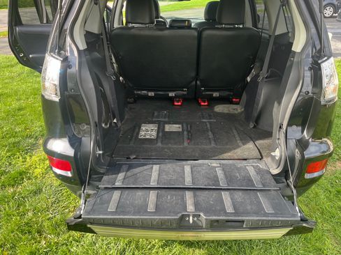 Used 2012 Mitsubishi Outlander GT image 24