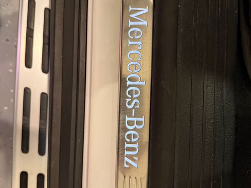 Used 2024 Mercedes-Benz GLE 450e 450e 4MATIC Sport Utility 4D image 23