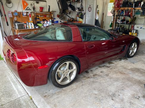Used 2003 Chevrolet Corvette Coupe w/ Preferred Equipment Group RWD image 5