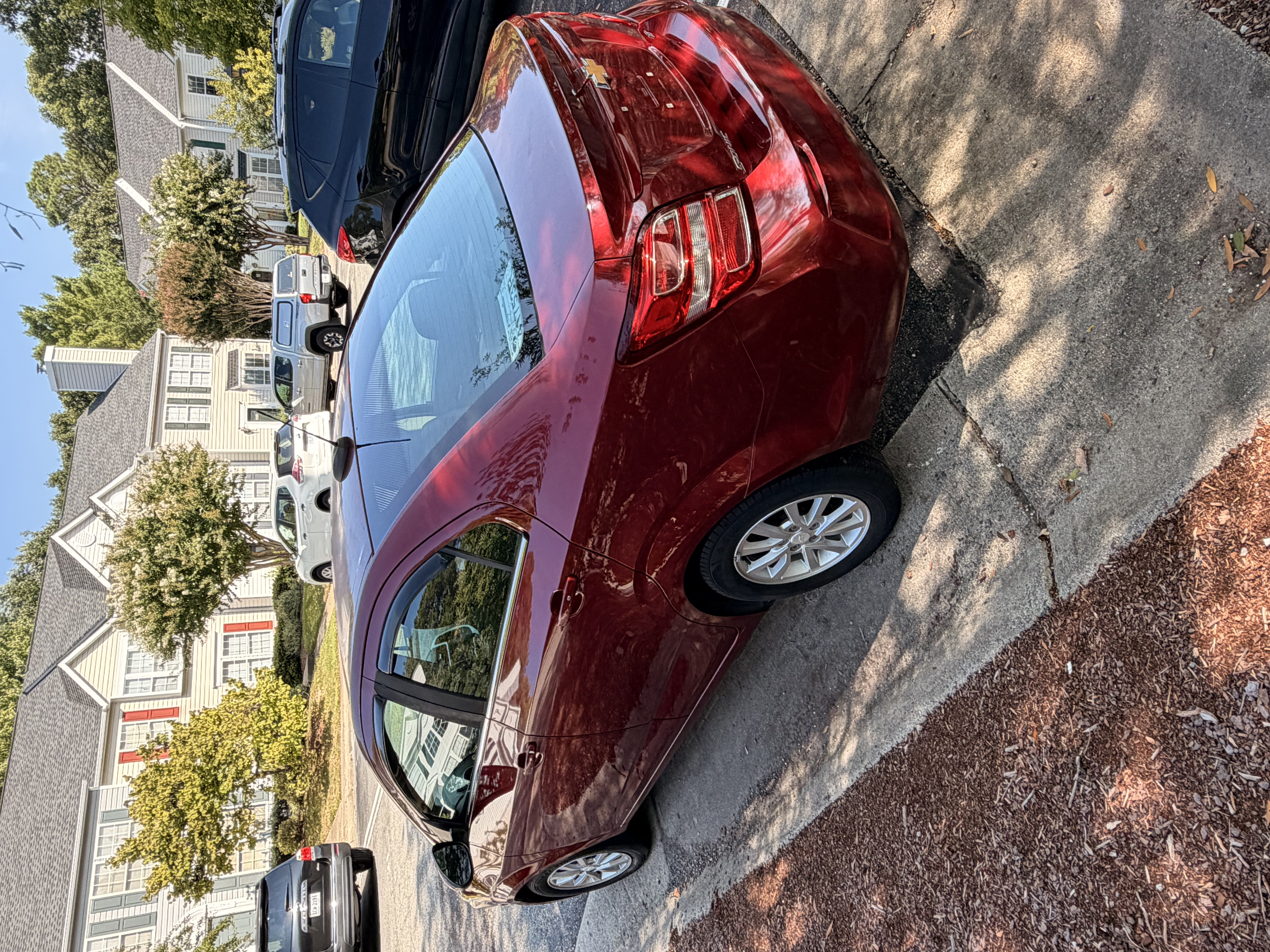 Used 2017 Chevrolet Sonic LT w/ Convenience Package FWD image 1