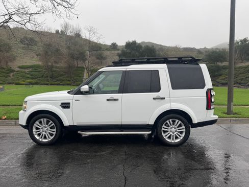 Used 2015 Land Rover LR4 HSE image 1
