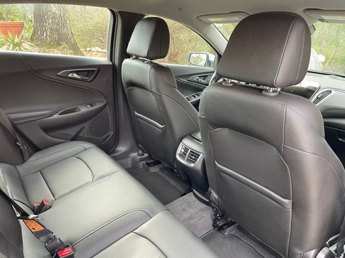 Used 2019 Chevrolet Malibu LT w/ Leather Package image 9