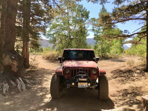 Used 2014 Jeep Wrangler Unlimited Rubicon w/ Connectivity Group image 2