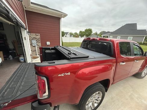 Used 2016 GMC Canyon SLT w/ Driver Alert Package image 6