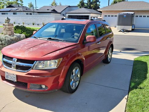 Used 2009 Dodge Journey R/T w/ Convenience Group II image 1
