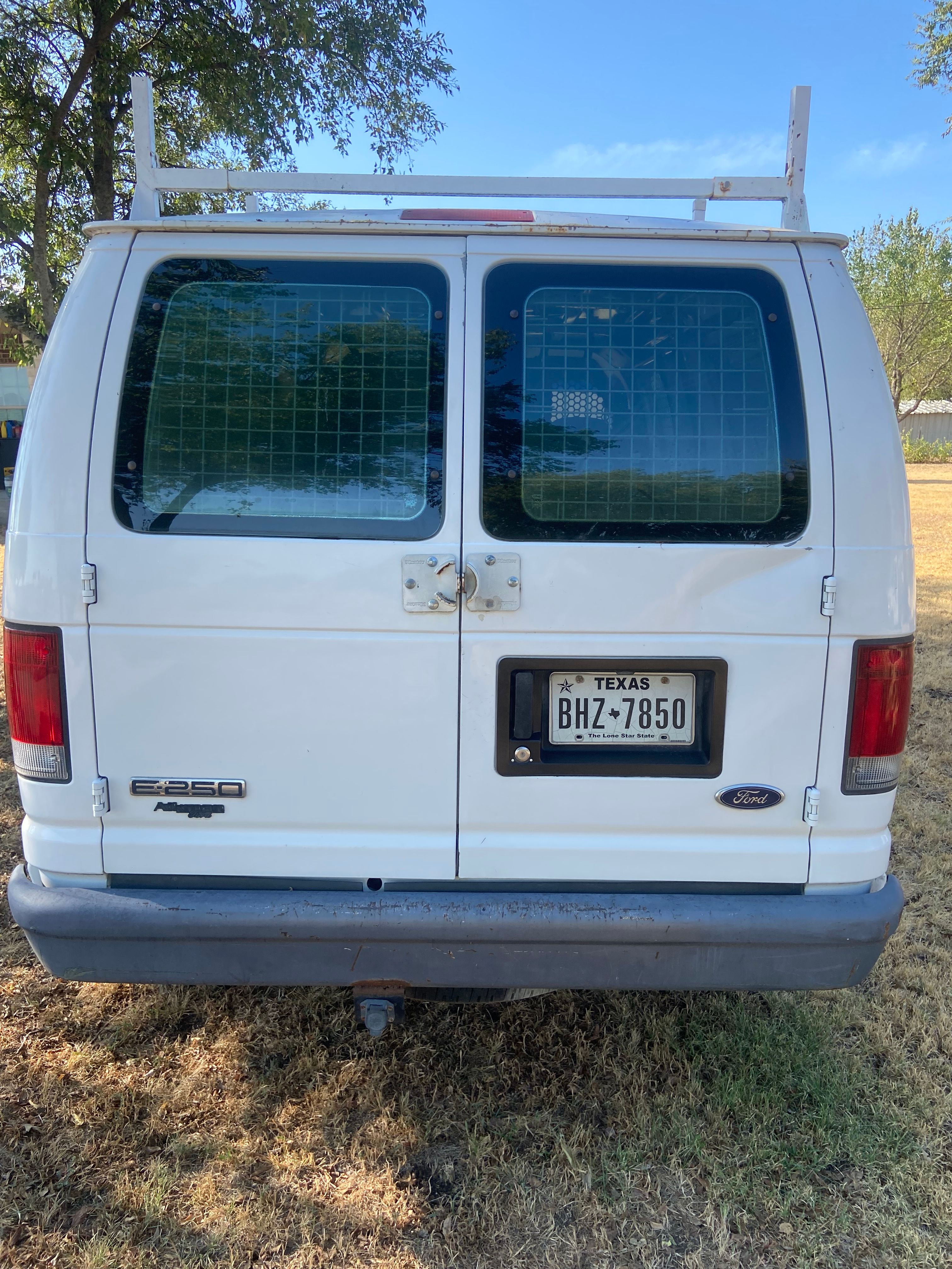 Used 2006 Ford E-250 and Econoline 250 RWD image 4
