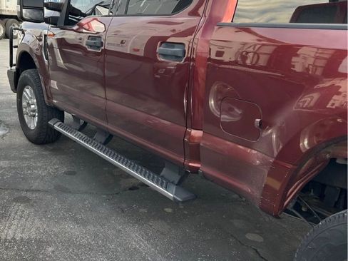 Used 2017 Ford F250 XLT w/ XLT Value Package image 2