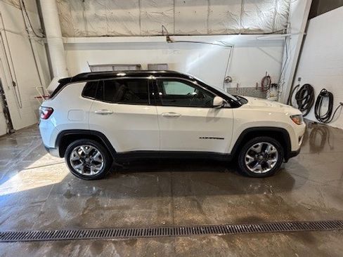 Used 2021 Jeep Compass Limited w/ Sun and Sound Group image 2