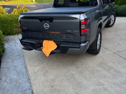 Used 2024 Nissan Frontier SV w/ SV Convenience Package AWD/4WD image 9