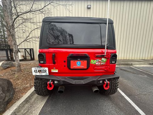 Used 2022 Jeep Wrangler Sport image 5