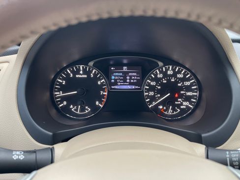 Used 2016 Nissan Altima 2.5 SV w/ Convenience Package image 10