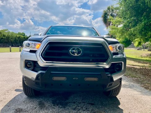 Used 2023 Toyota Tacoma SR5 w/ Technology Package image 14