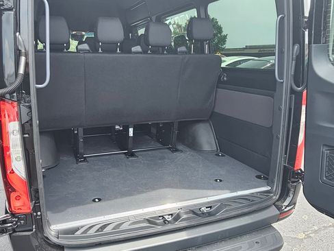 Used 2023 Mercedes-Benz Sprinter 2500 image 9