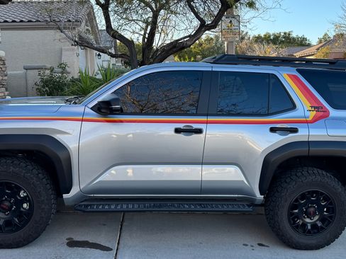 Used 2025 Toyota 4Runner 4WD image 4