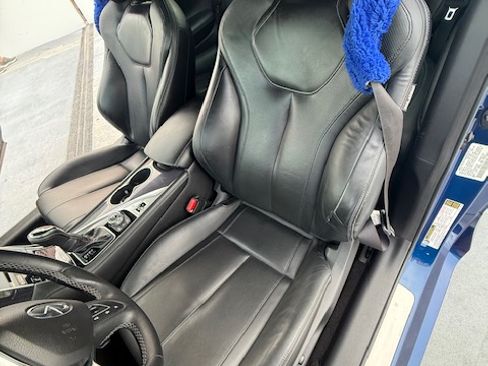 Used 2017 INFINITI Q60 Red Sport 400 RWD image 21
